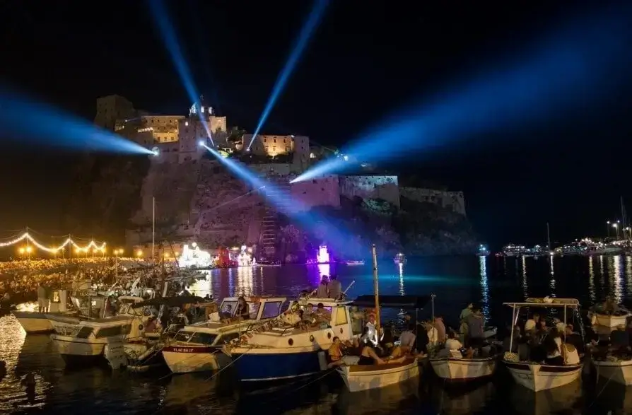 Ischia e la magia dei fuochi pirotecnici